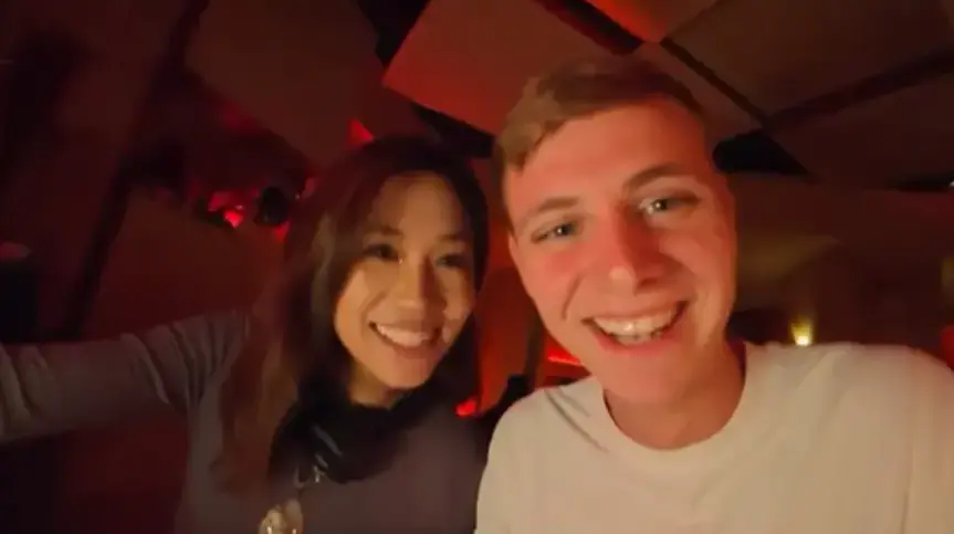 免费看《西安麻辣烫女孩陈雨婷》4K未删减原视频，博主搭讪片段全收录，HD高清播放超流畅！