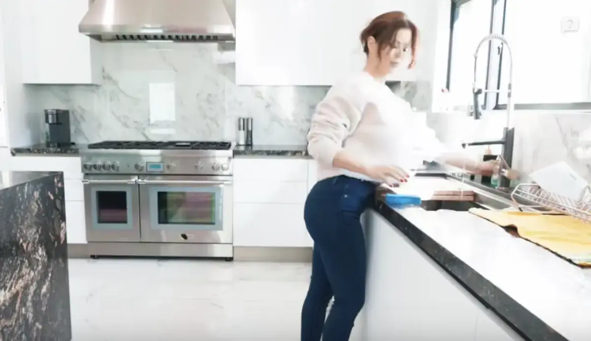 美国电影《Alexis Fawx》全集 - 《Alexis Fawx》未删减中文版1080P - 免费无广告在线看 - 网盘观看多版本