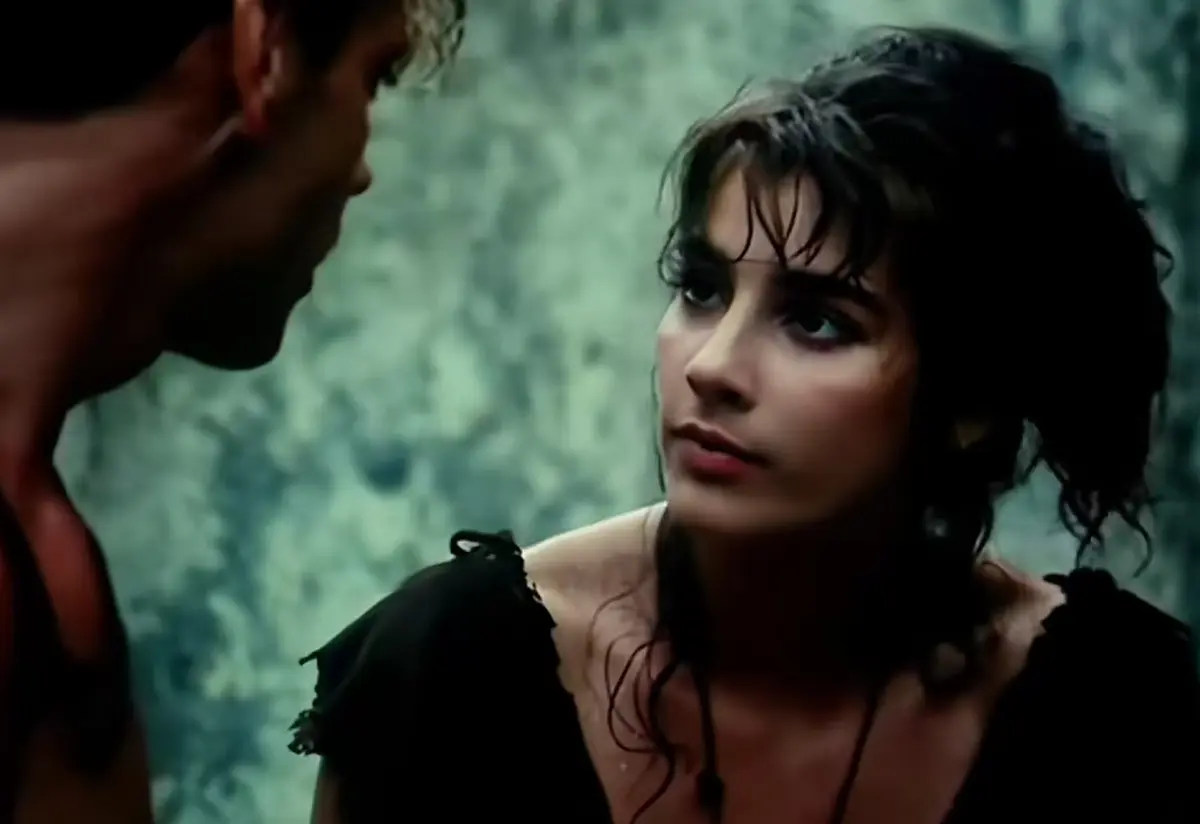 1080P高清《激情丛林》-人猿泰山1995意大利冒险电影-乔达马托执导罗莎主演-全片无删减免费在线观看-人人影视