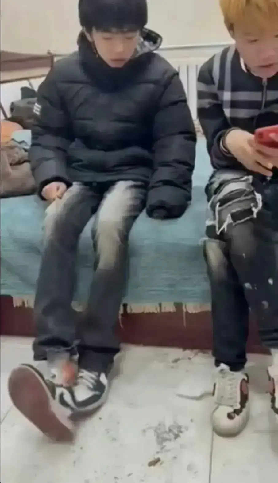 全网热搜《校园轻奢男孩》，轻奢二人组精彩全展现，1080P高清画质免费在线播放，《校园轻奢男孩》带你体验校园轻奢魅力！