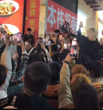 爆火《长沙解放西,女子举止不当》1080P高清直出 长沙解放西,女子举止不当HD播放无需注册免费观看